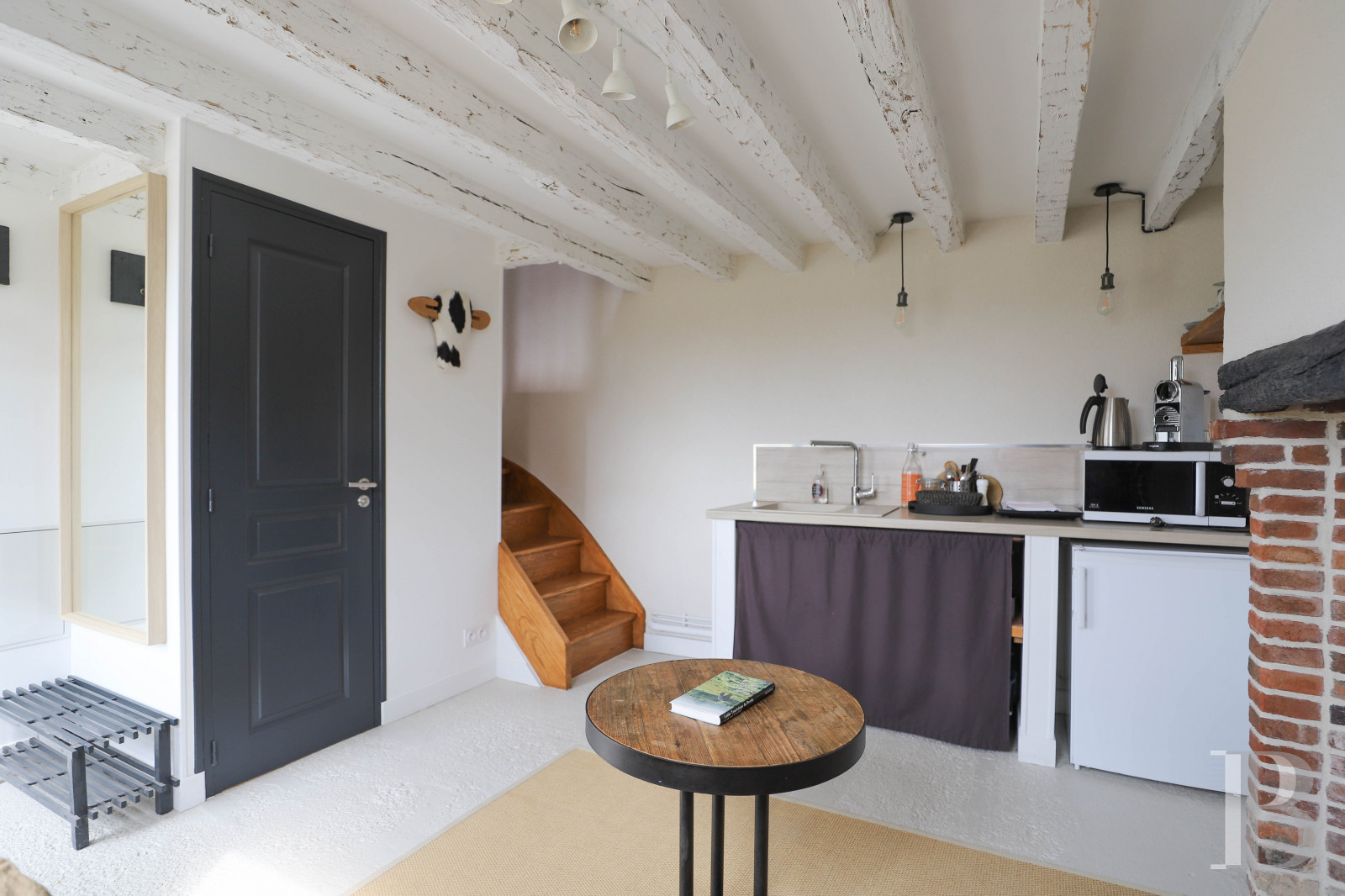 A former 18th century farmhouse with carefully renovated outbuildings on the edge of a forest in Perche - photo  n°40